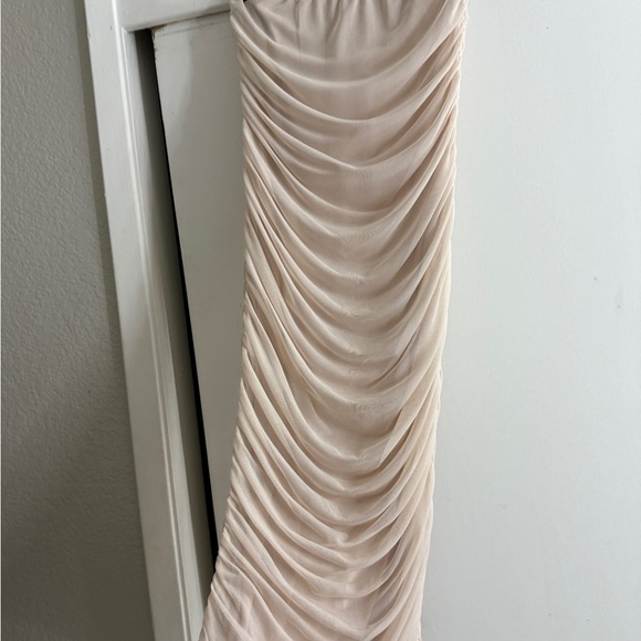 Pretty Little Thing Elegant Cream Ruched Spaghetti Strap Dress - Picture 4 of 5